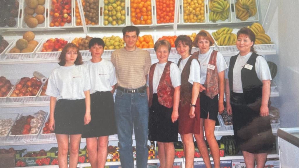 Gulbenes veikala atklāšanā 2000. gadā Rīgas ielā 64.